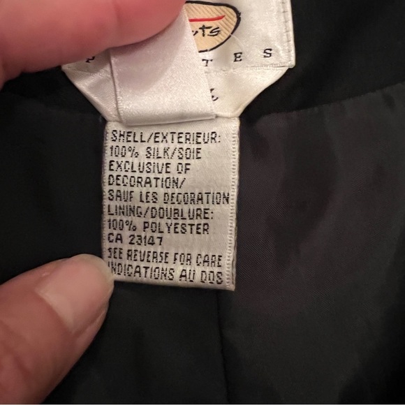 Talbots Silk Embroidered Pants Crop High Rise Black with Gold Tassels 6 Petite - Picture 5 of 5